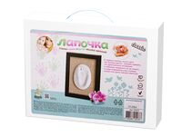 Барельеф гипсовый "Лапочка. Слепки ножек вашего малыша. Классик" (коричневая рамка со стеклом)