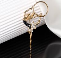 Брошь "Гимнастка с хула-хупом" (чёрно-белый в золоте)