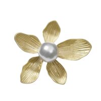 Брошь "Цветок" (белый в золоте)