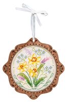 Набор для вышивания "Миниатюра. Весенние цветы" (110х110 мм)