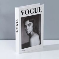 Муляж книги "Vogue"