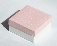 Подарочная коробка "Сердечки" (15х15х7 см)